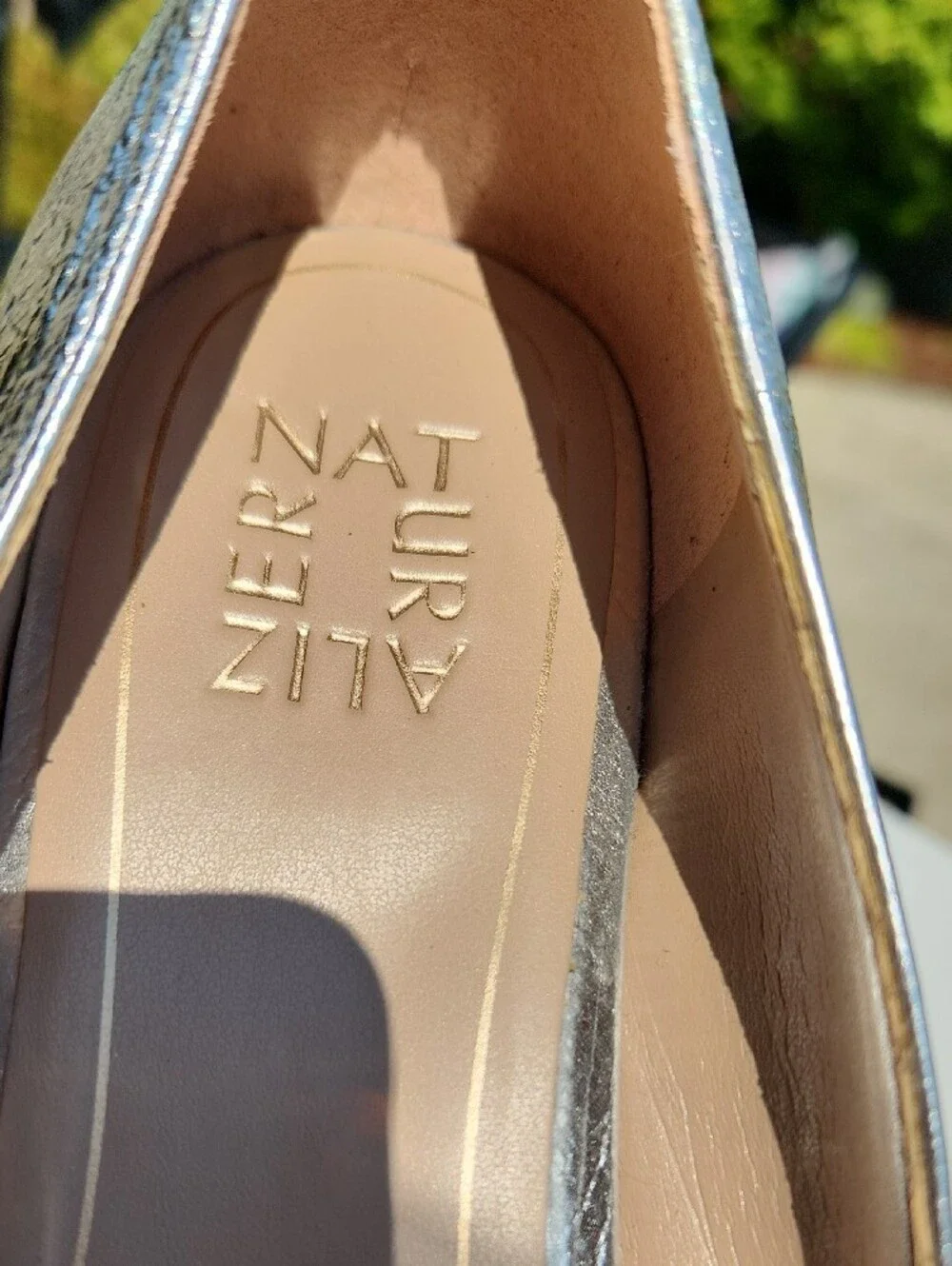 Naturalizer metallic silver